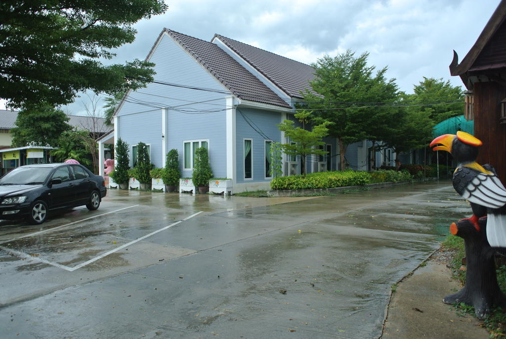 Baan Suan Resort Juree Punsuk Suphan Buri Exterior foto